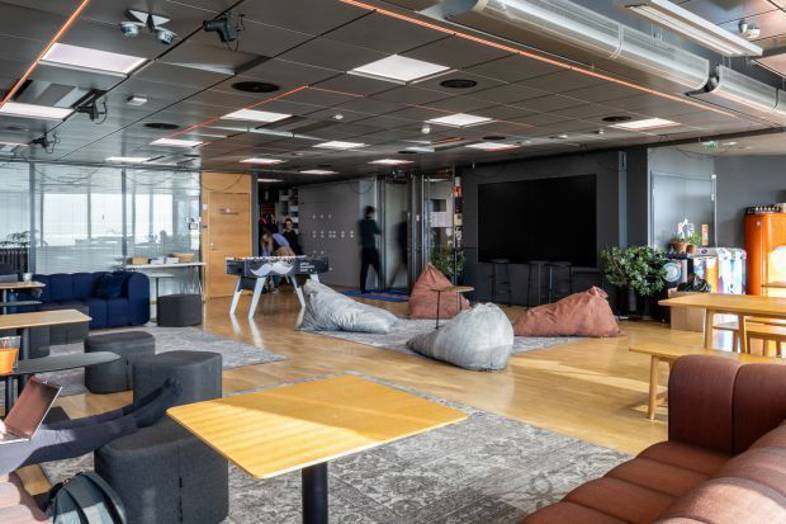 Urho kekkosen katu 3-7