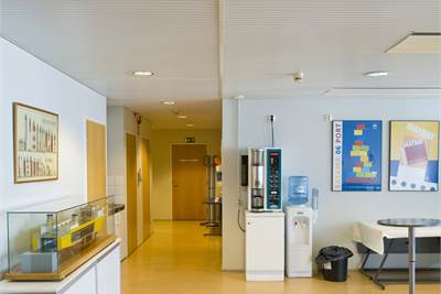 Veistämönaukio 1-3