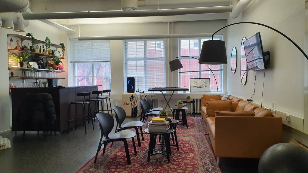 Köydenpunojankatu 2