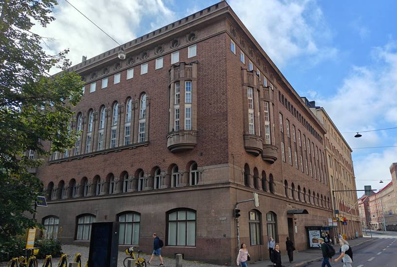 Runeberginkatu 43