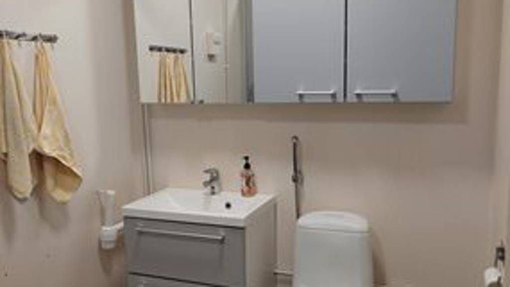 kaksion kylpyhuone Oikopolku 25