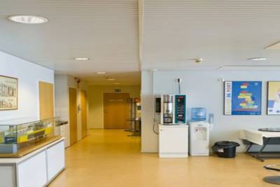 Veistämönaukio 1-3