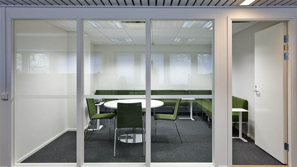 Lintuvaarantie 2/Vanha Maantie 1