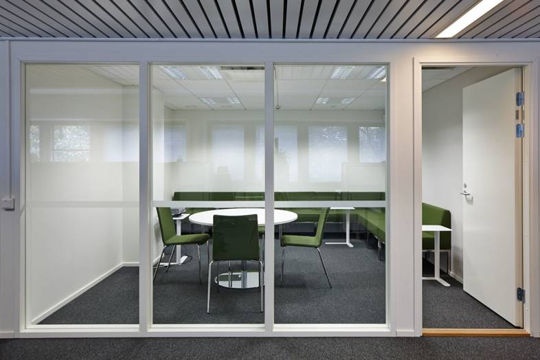 Lintuvaarantie 2/Vanha Maantie 1