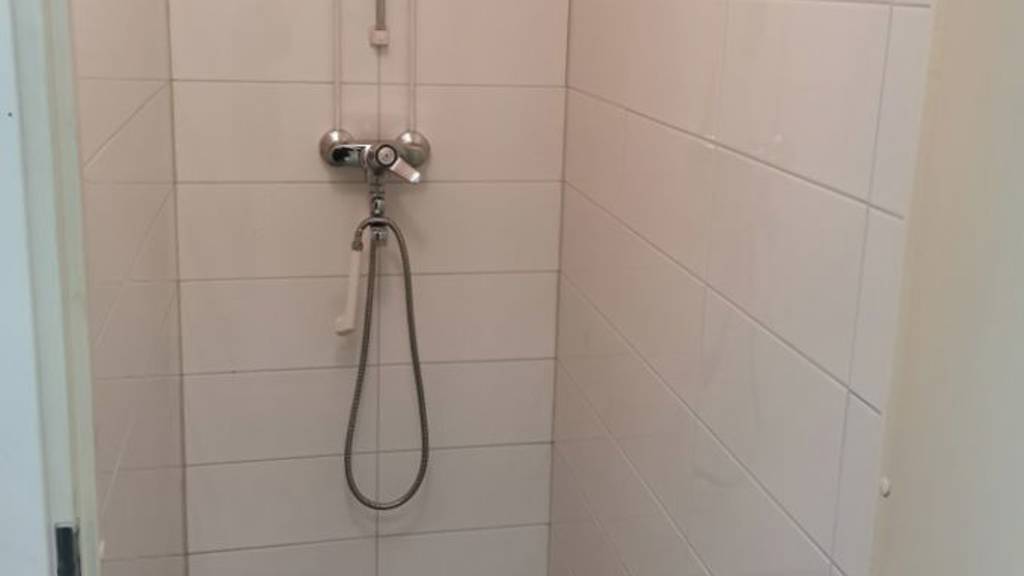 Hallituskatu Hämeenlinna liiketilan suihku Hallituskatu 17 A