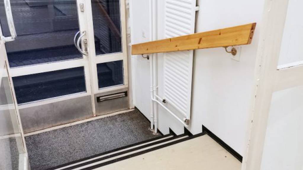 Katutason liiketila Hämeenlinnan keskusta sisäänkäynti Hallituskatu 17 A