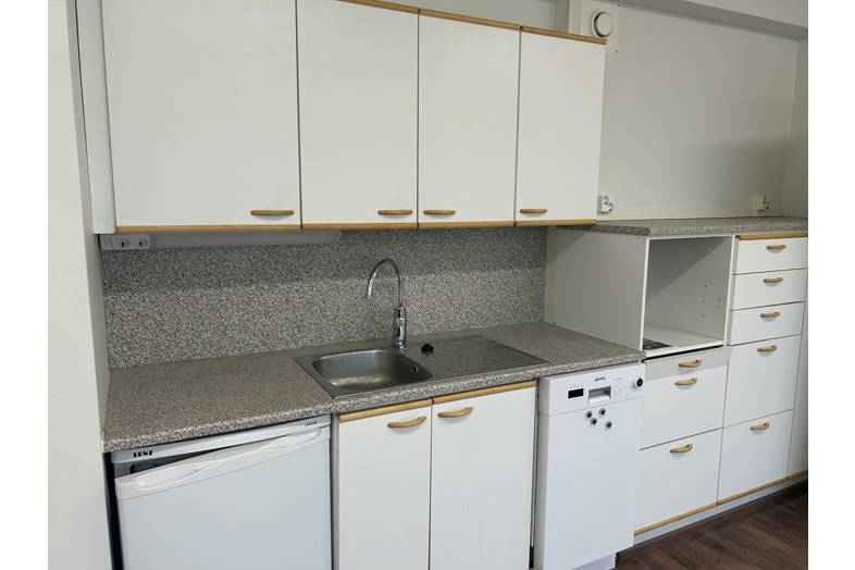 Hallituskatu 11 B toimisto 2