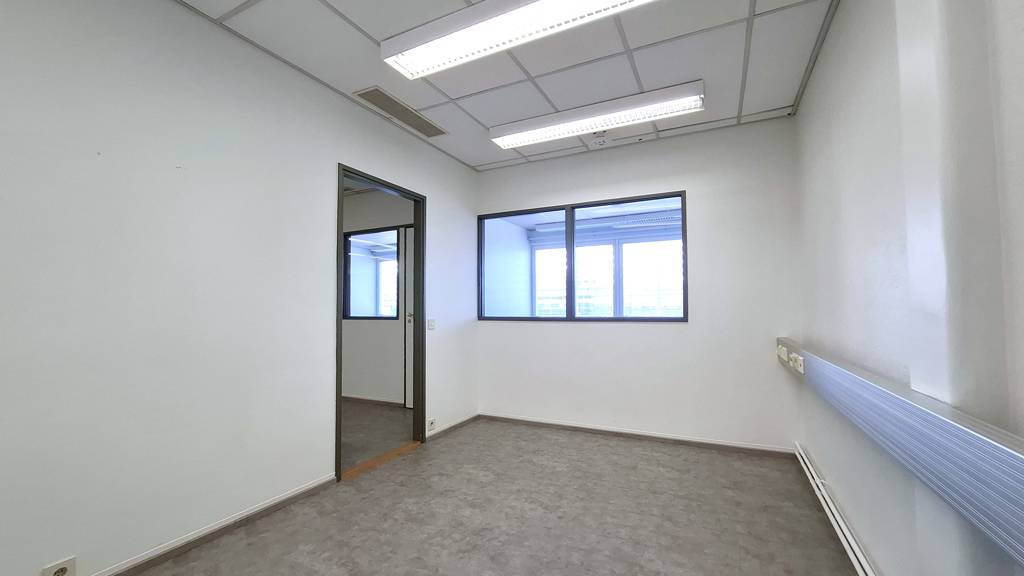 Toimisto5/neukkari Kempeleentie 7 A