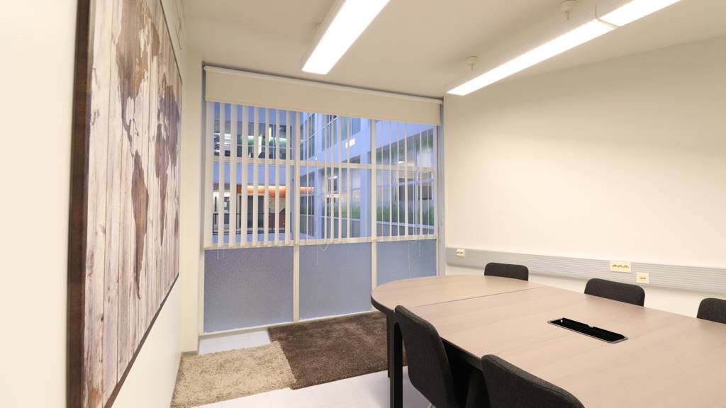 yhteiskäyttö neukkari Kansankatu 53 S332+333