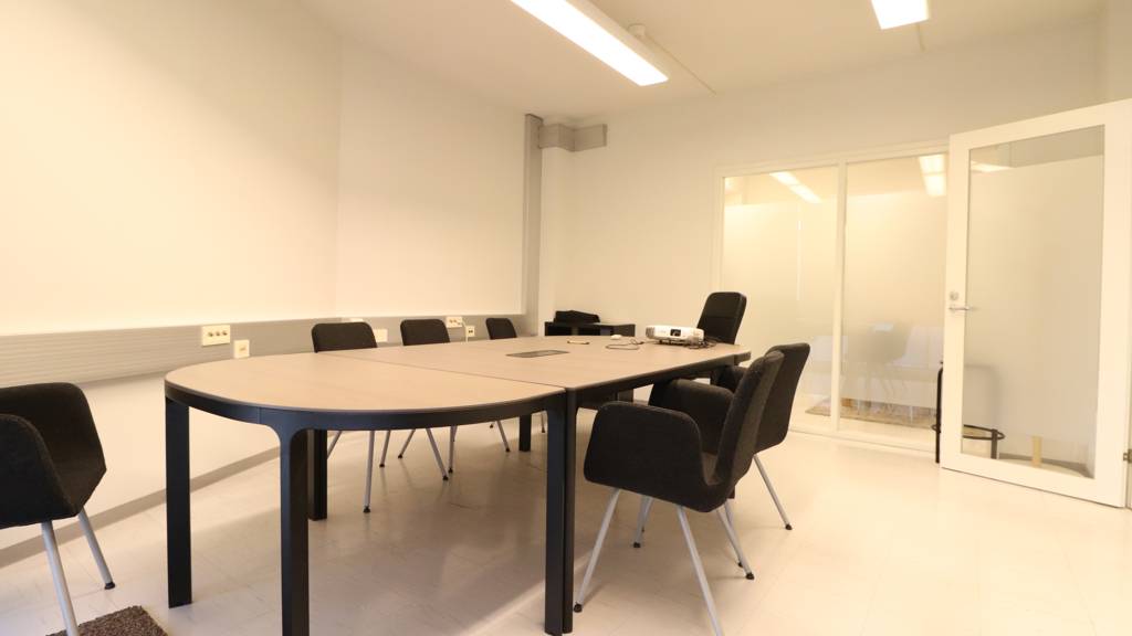 yhteiskäyttö neukkari Kansankatu 53 S332+333