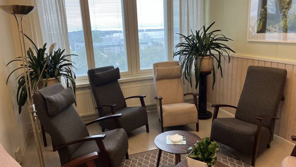 Huone etelään Yliopistonkatu 60