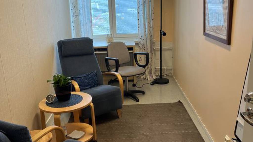 Huone etelään Yliopistonkatu 60