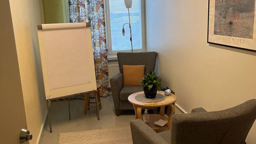 Huone etelään Yliopistonkatu 60