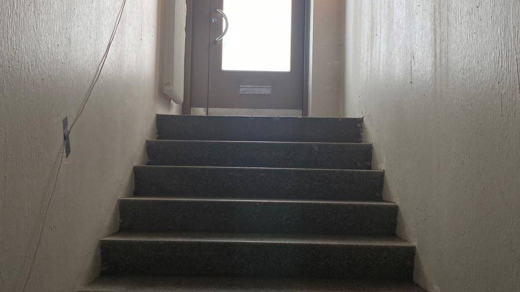 Portaikko kadulta Lukiokatu 19 K 11