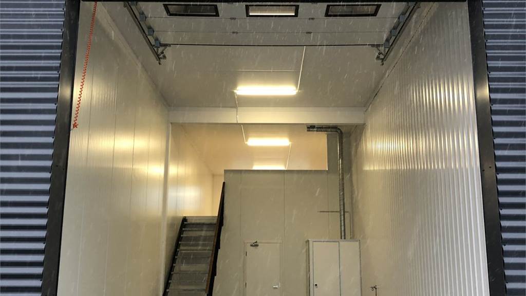 Tilakuva ulkoa sisälle päin Vanha Porvoontie 256