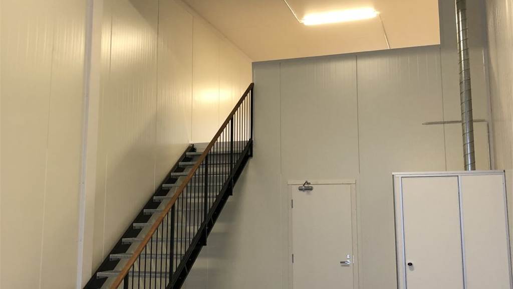 Tilakuva parvi + wc Vanha Porvoontie 256