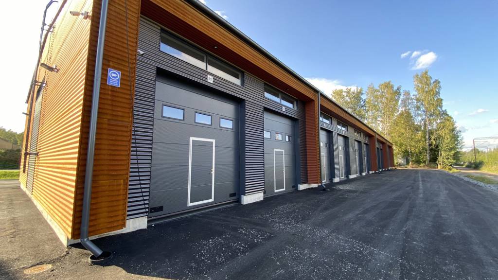 Julkisivu kulmatila Saviontie 16