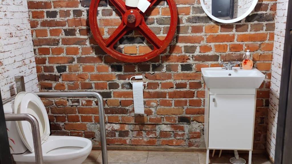 Isännöitsijänsilta 1