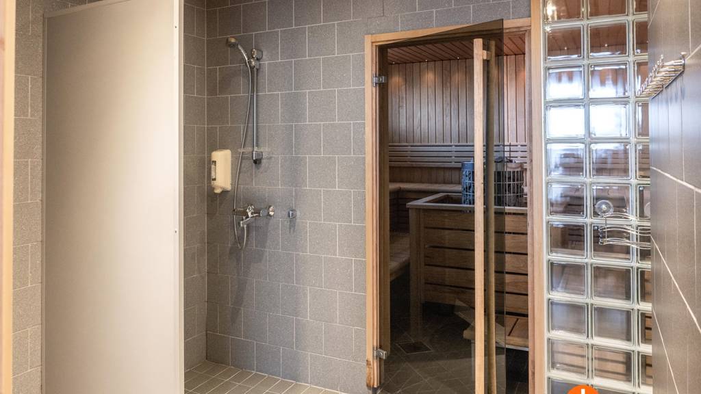 5. kerroksen vuokrattava sauna/neuvottelutila Rautpohjankatu 8 AB 3 krs.