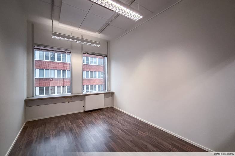 Itälahdenkatu 15-17