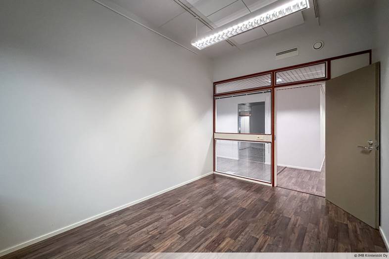 Itälahdenkatu 15-17