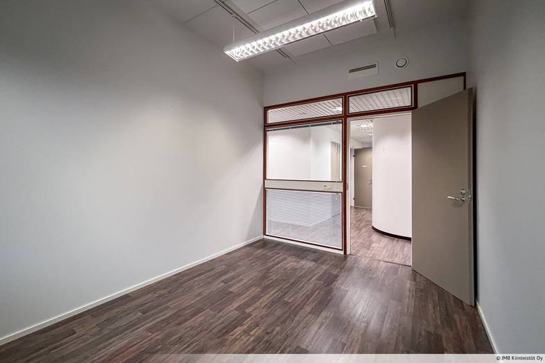 Itälahdenkatu 15-17