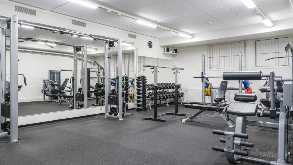 talon vuokralaisilla käytössä kuntosali Naulakatu 3