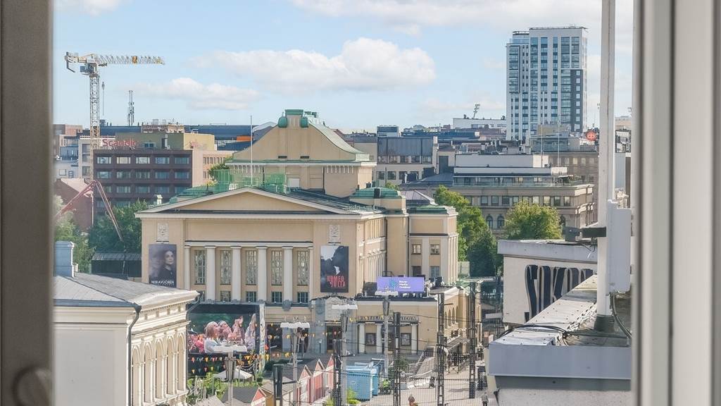 Näkymä aina keskustorille asti Hämeenkatu 23