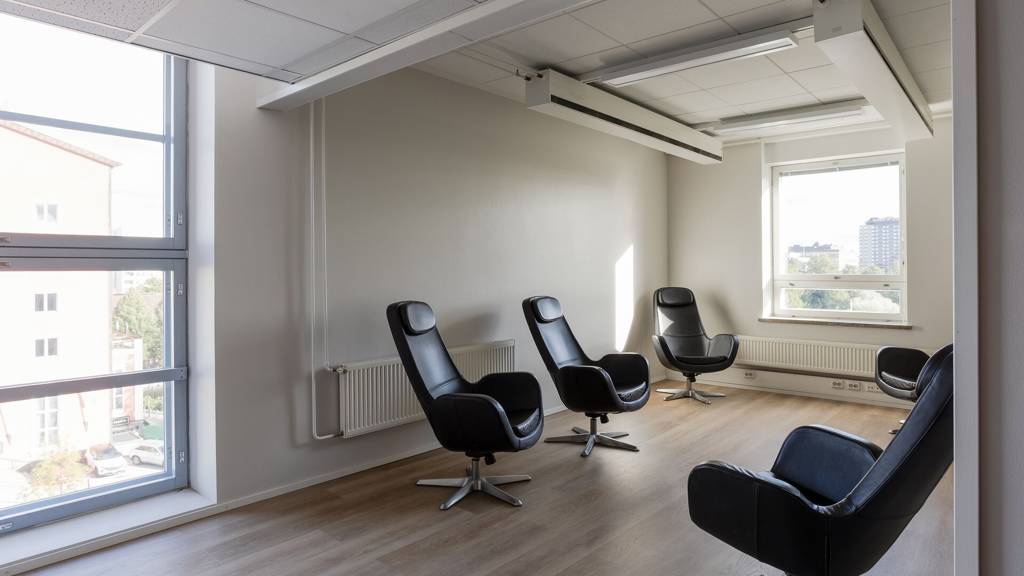 aulatila heti sisäänkäynnin vieressä Satakunnankatu 13