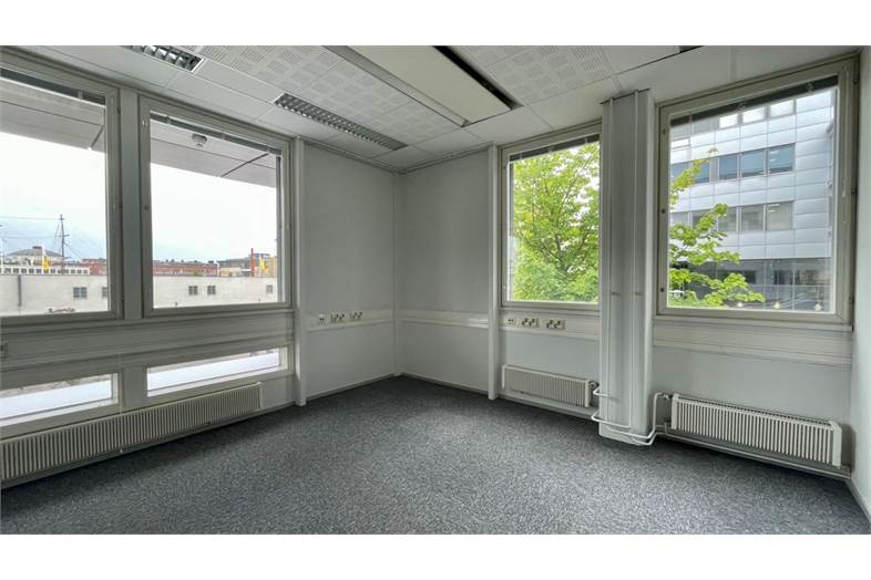 Veistämönaukio 1-3