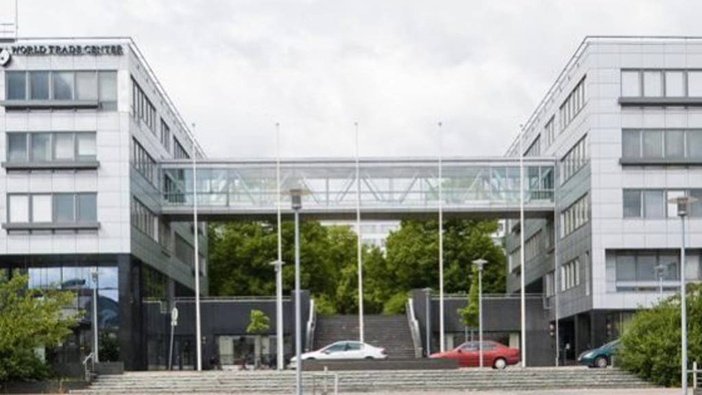 Veistämönaukio 1-3