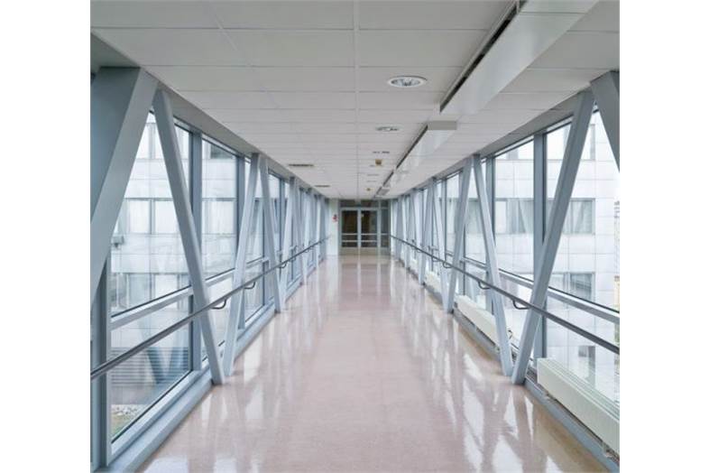 Veistämönaukio 1-3