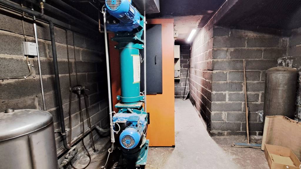 Pannuhuone Viittakiventie 15