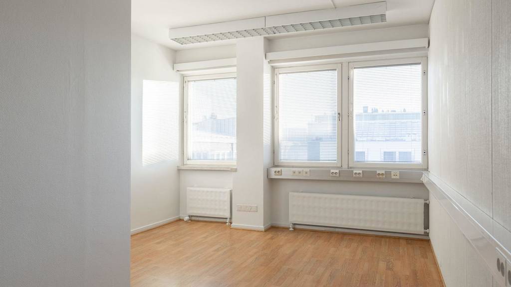 Toimisto 65 Asemakatu 11