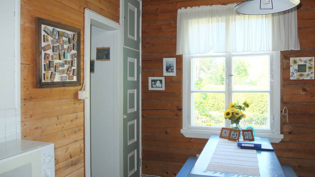 Valkeajärvenraitti 11-15