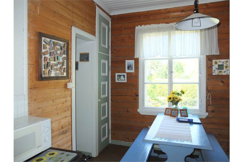 Valkeajärvenraitti 11-15