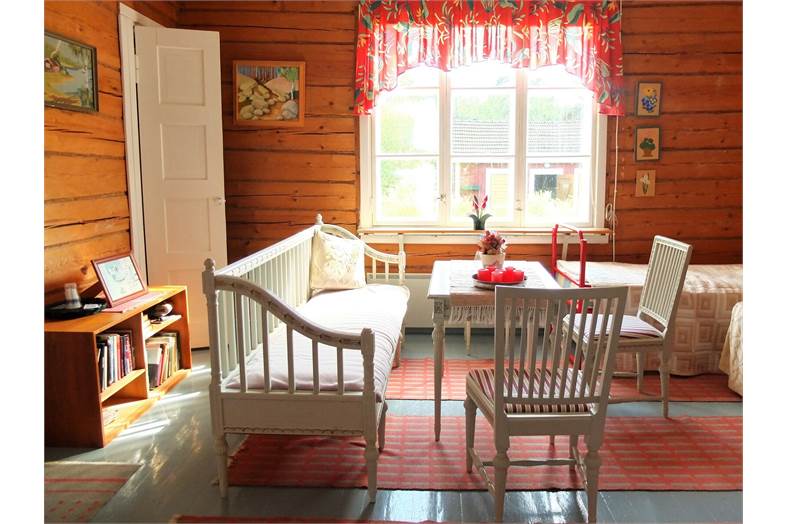 Valkeajärvenraitti 11-15