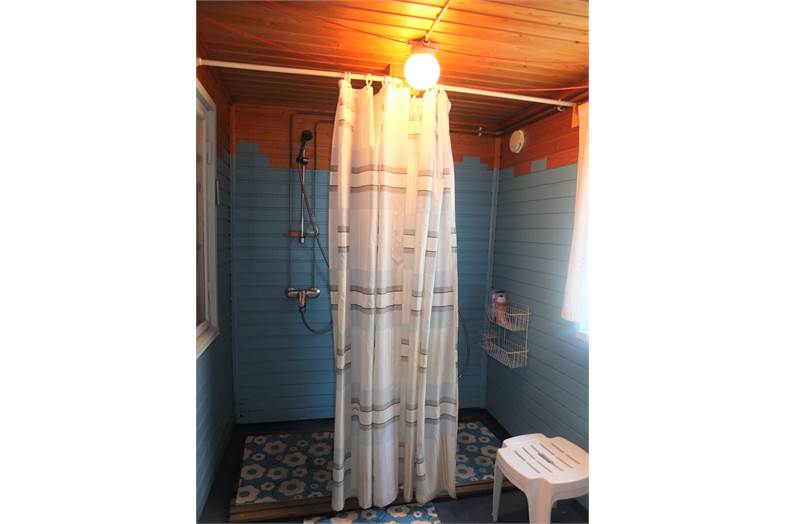 Valkeajärvenraitti 11-15