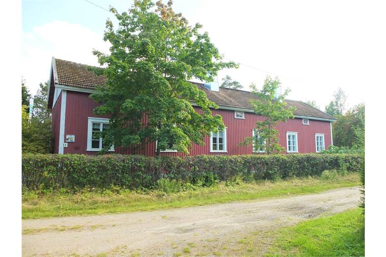 Valkeajärvenraitti 11-15