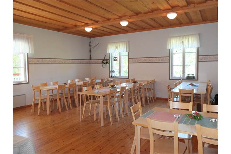 Valkeajärvenraitti 11-15