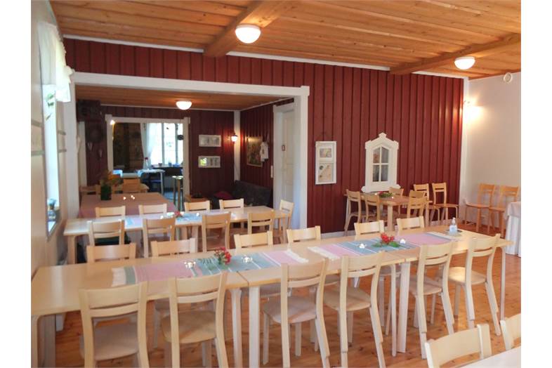 Valkeajärvenraitti 11-15