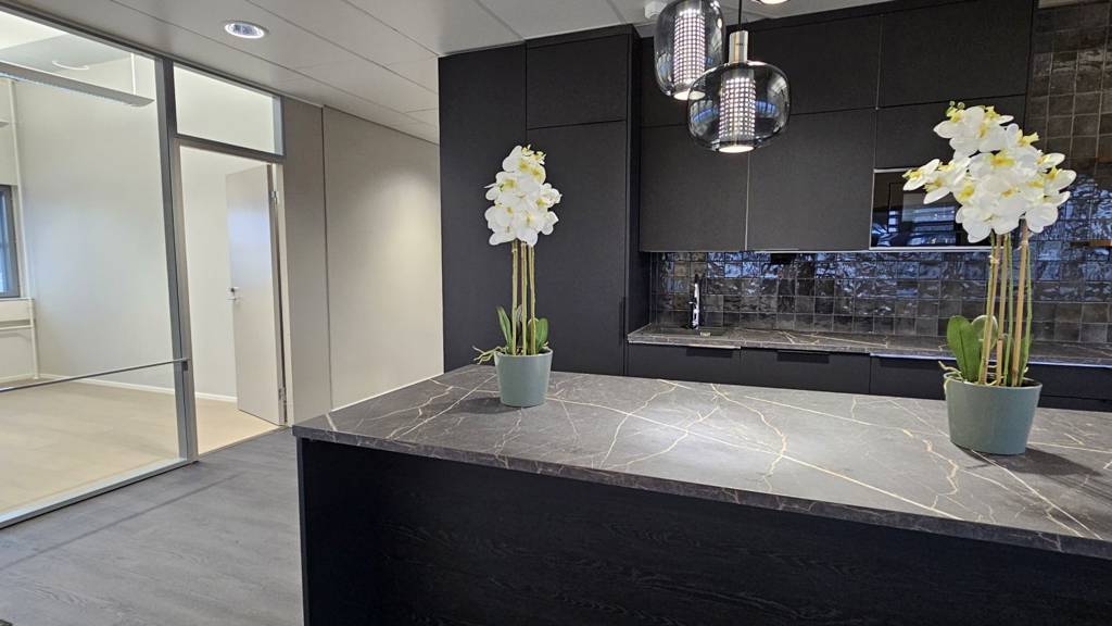 Avia Wing päätytoimisto 5. kerros Rahtitie 3