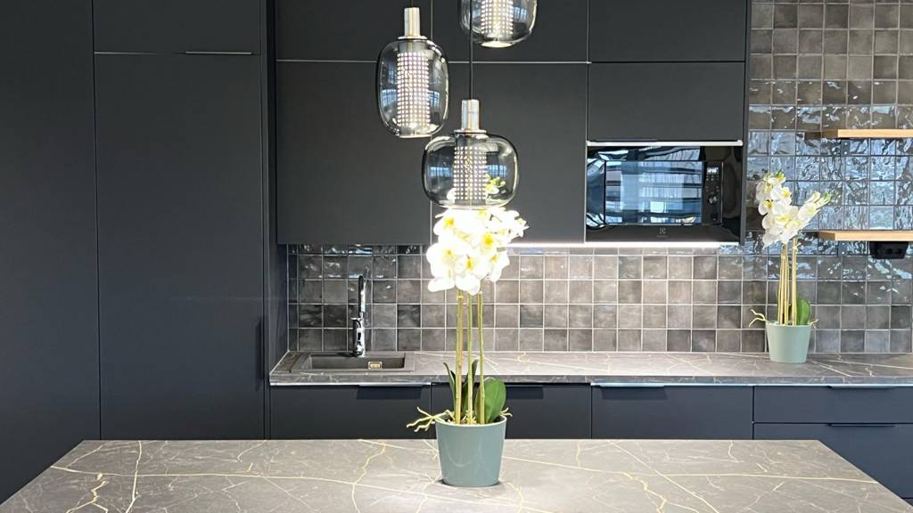 Avia Wing päätytoimiston keittiö 5. kerros Rahtitie 3