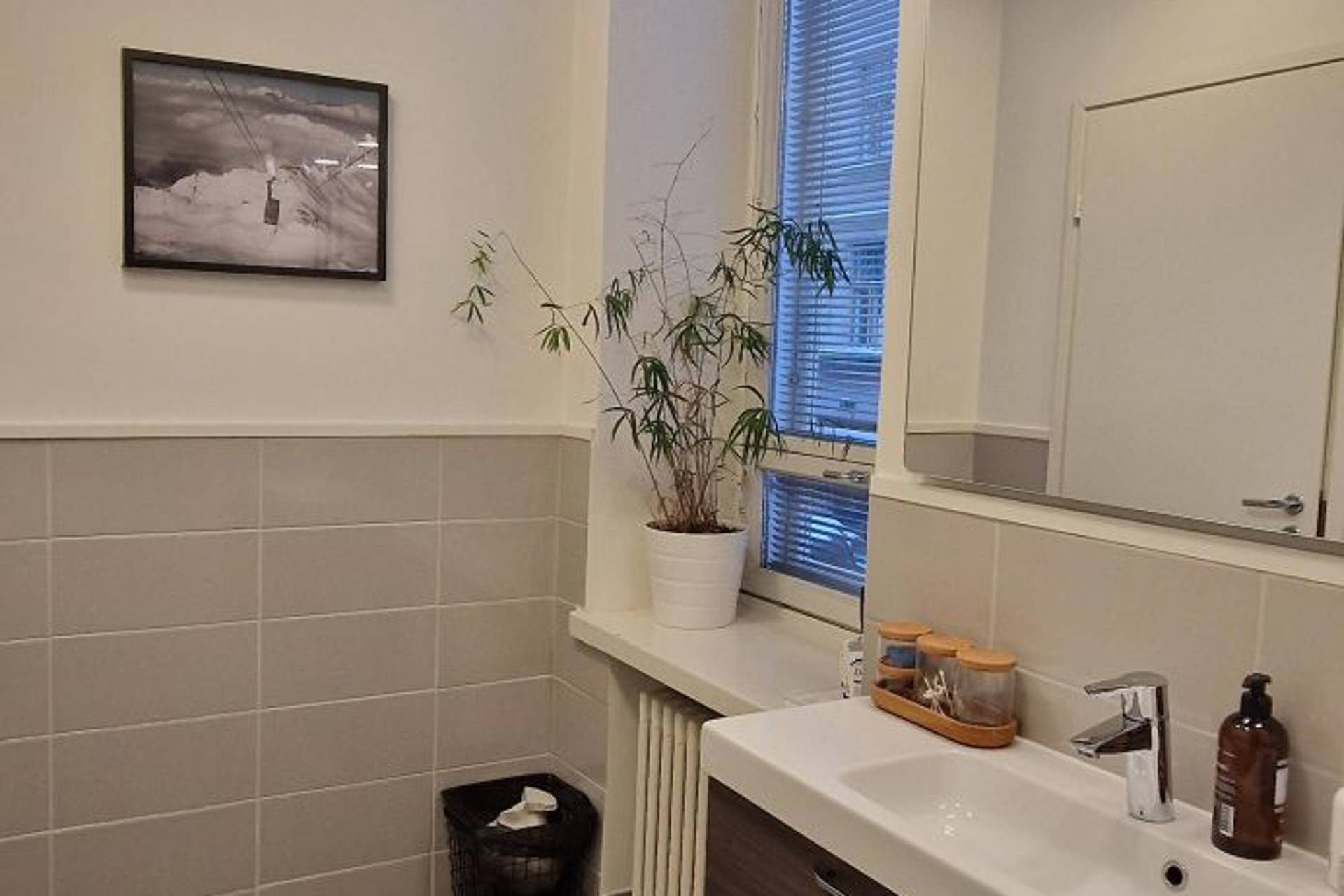 Kasarmikatu 42 / Rikhardinkatu 2