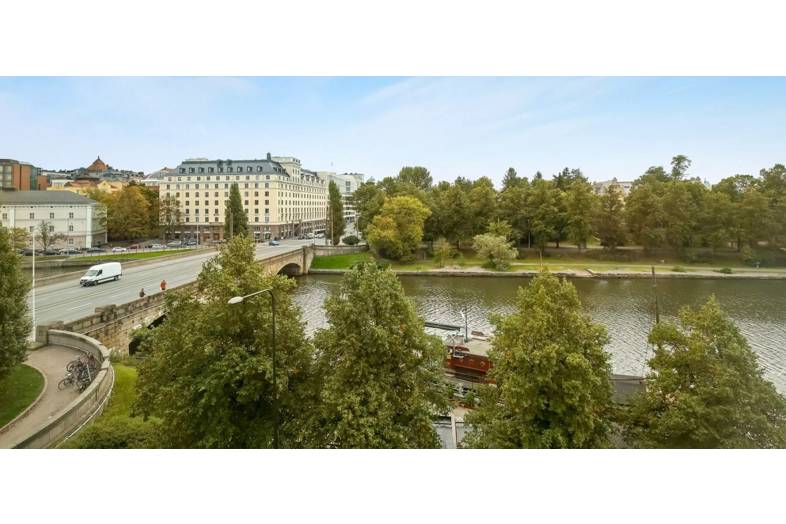 Pitkänsillanranta 3