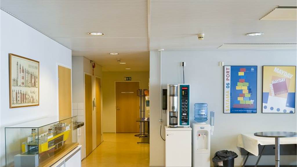 Vesistömönaukio 1-3