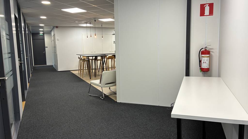 Robert Huberin tie 3b