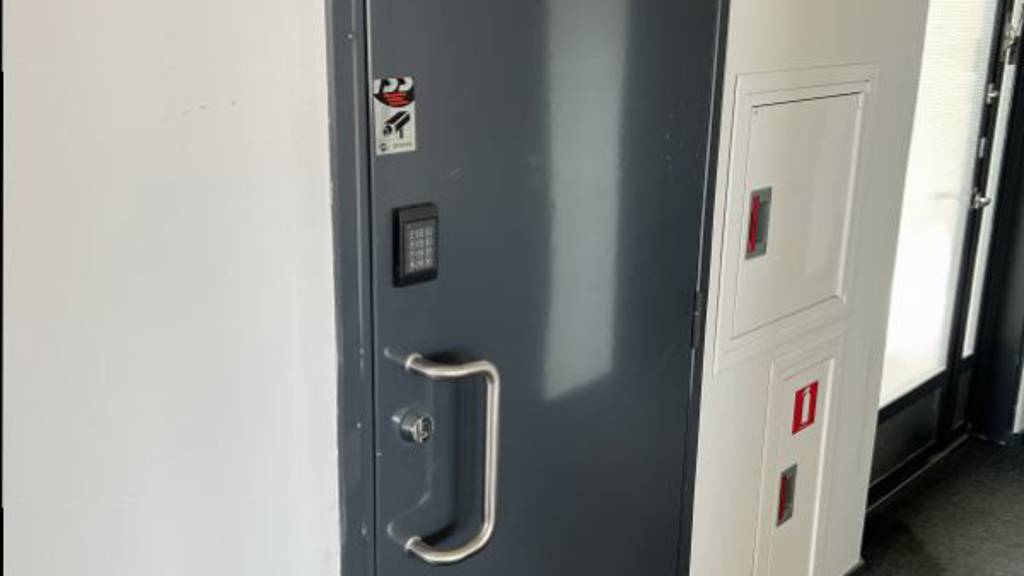 yhden turvaluokitellun tilan ovi sinikalliontie 3