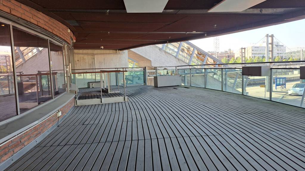 Iso ulkoterassi Hannikaisenkatu 20