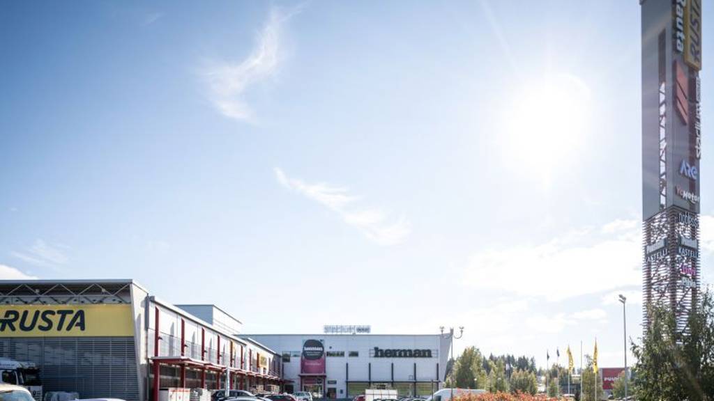 Julkisivu Herman kauppapaikka Leväsentie 2